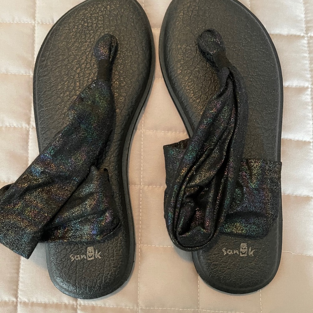 NWOT Sanuks Yoga slings